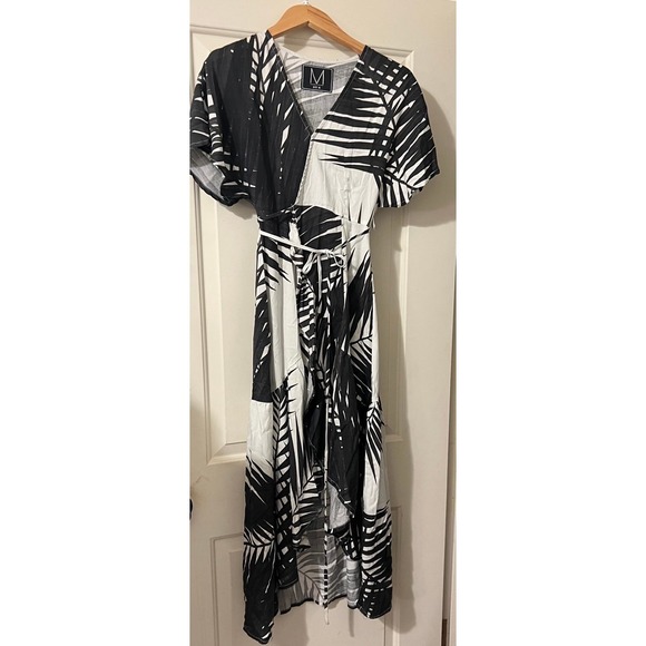 Dresses & Skirts - Makana x Makana Ohana Palm Wrap Dress‎ Black White $98